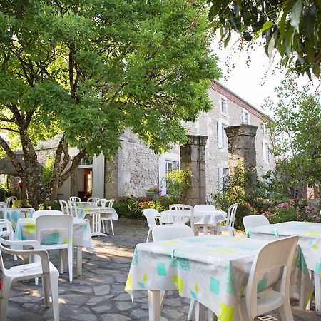 Hotel Restaurant Le Sully Saint-Saud-Lacoussière 외부 사진