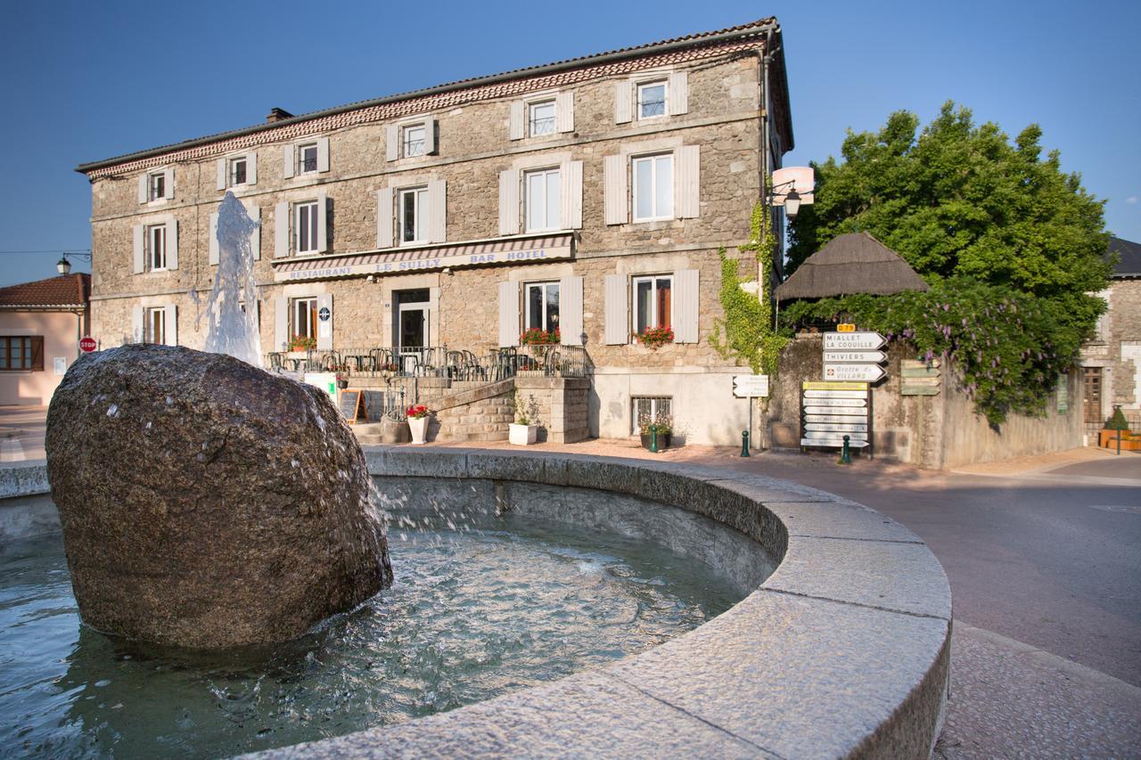 Hotel Restaurant Le Sully Saint-Saud-Lacoussière 외부 사진