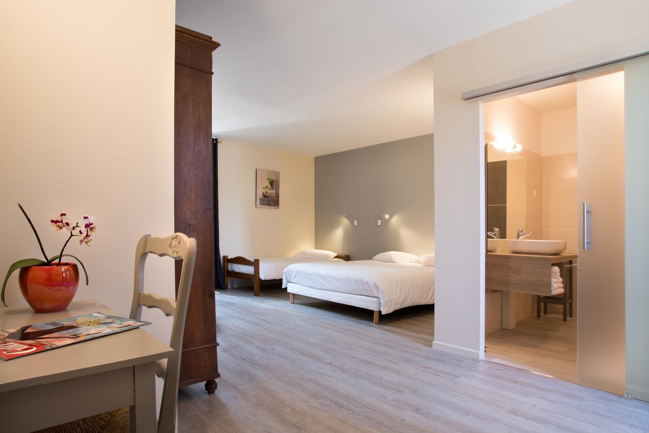 Hotel Restaurant Le Sully Saint-Saud-Lacoussière 외부 사진