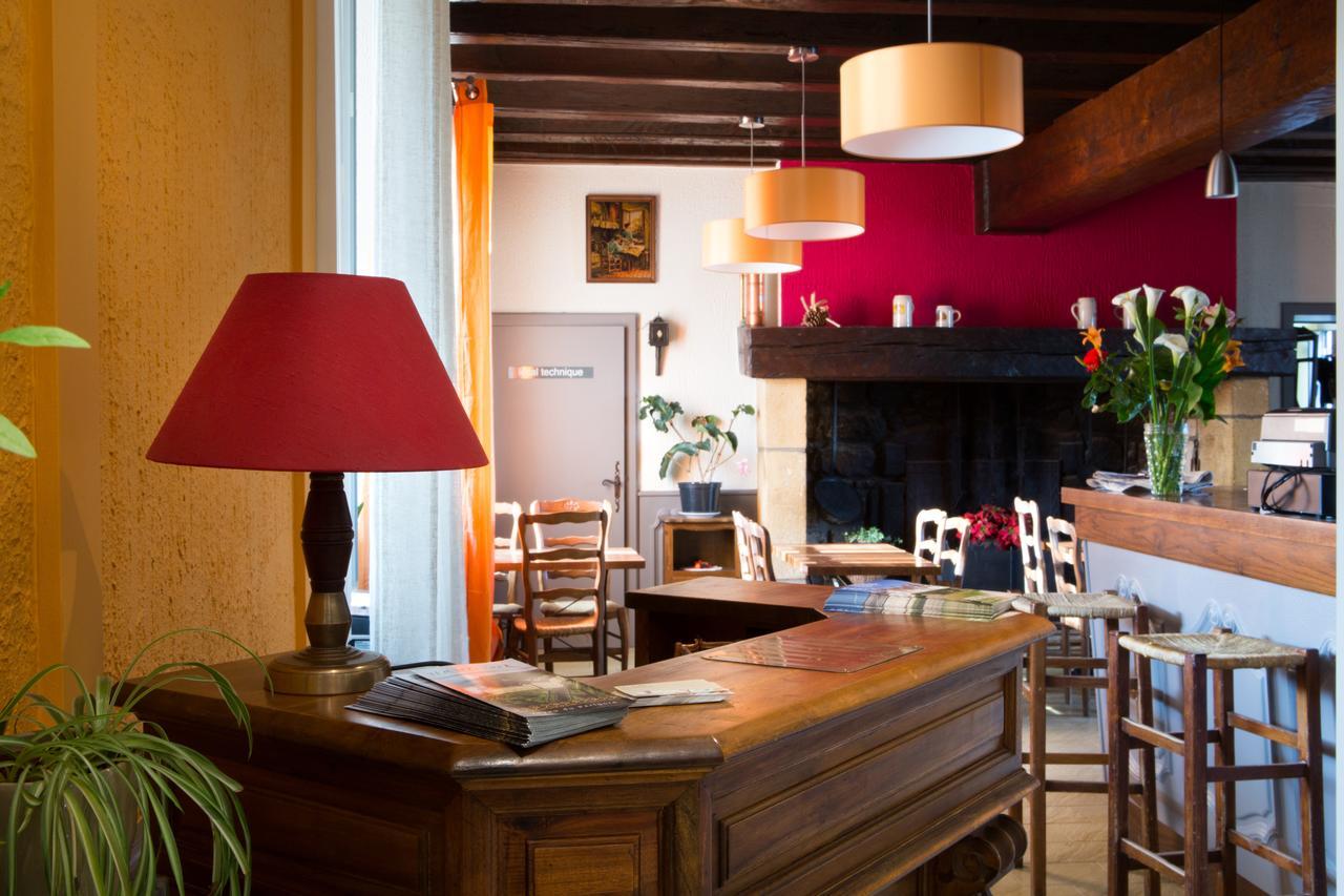 Hotel Restaurant Le Sully Saint-Saud-Lacoussière 외부 사진