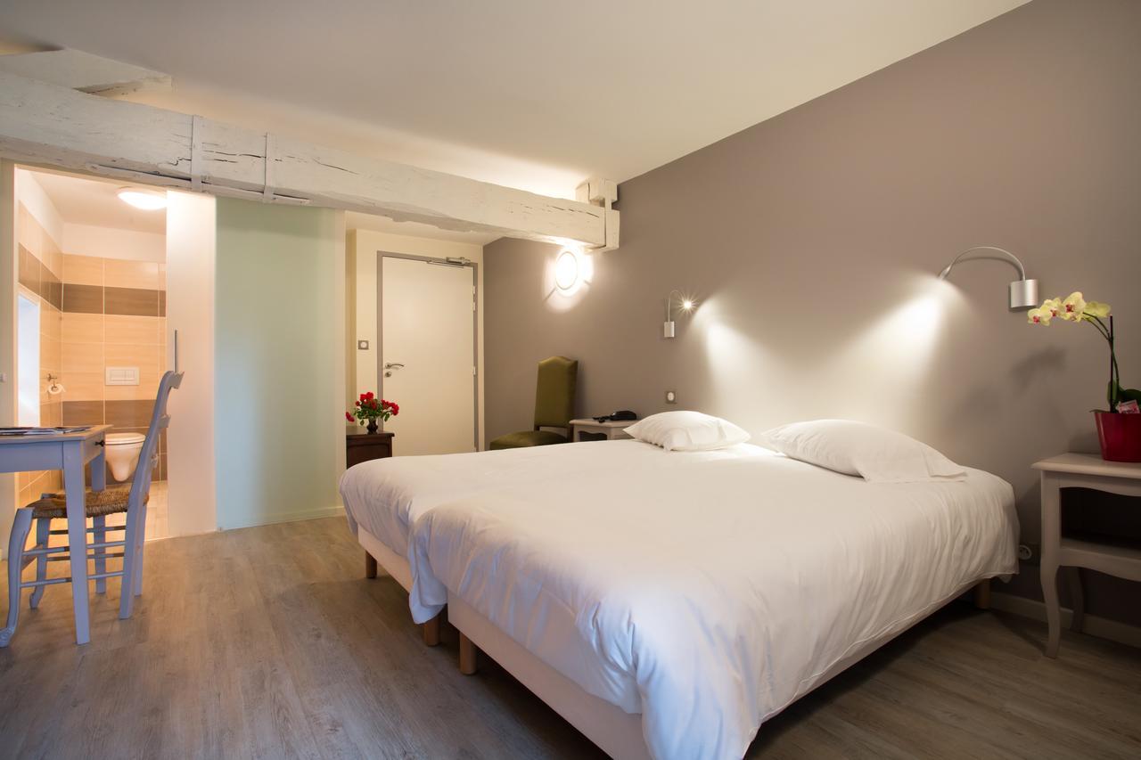 Hotel Restaurant Le Sully Saint-Saud-Lacoussière 외부 사진